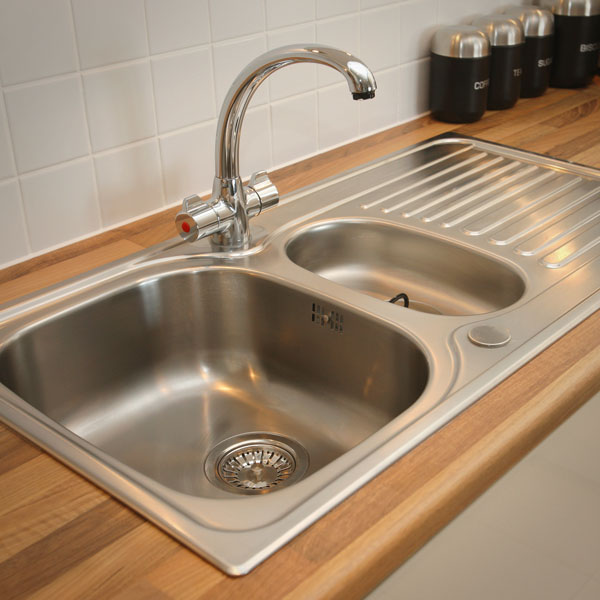 Oppvaskbenk og oppvaskkum