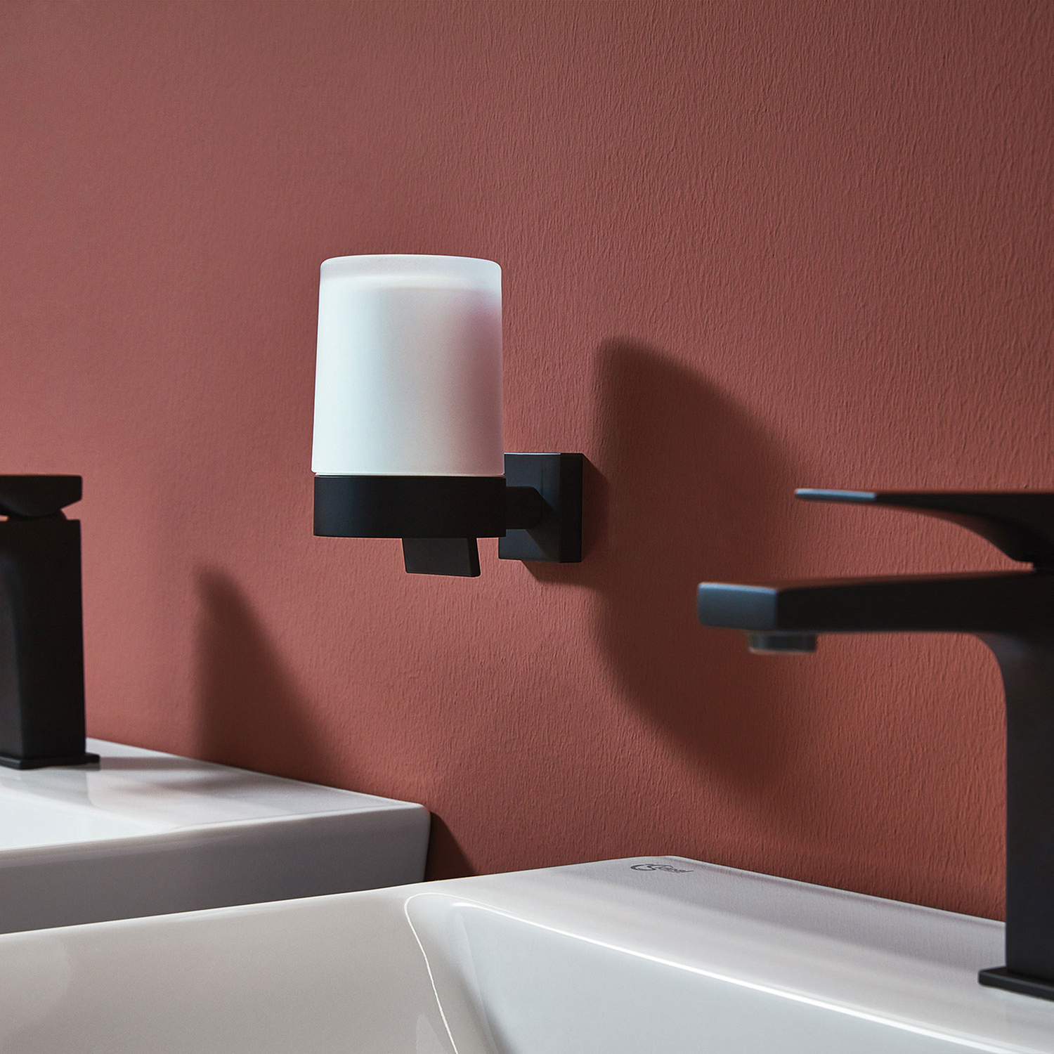 Såpedispenser Smedbo House R361