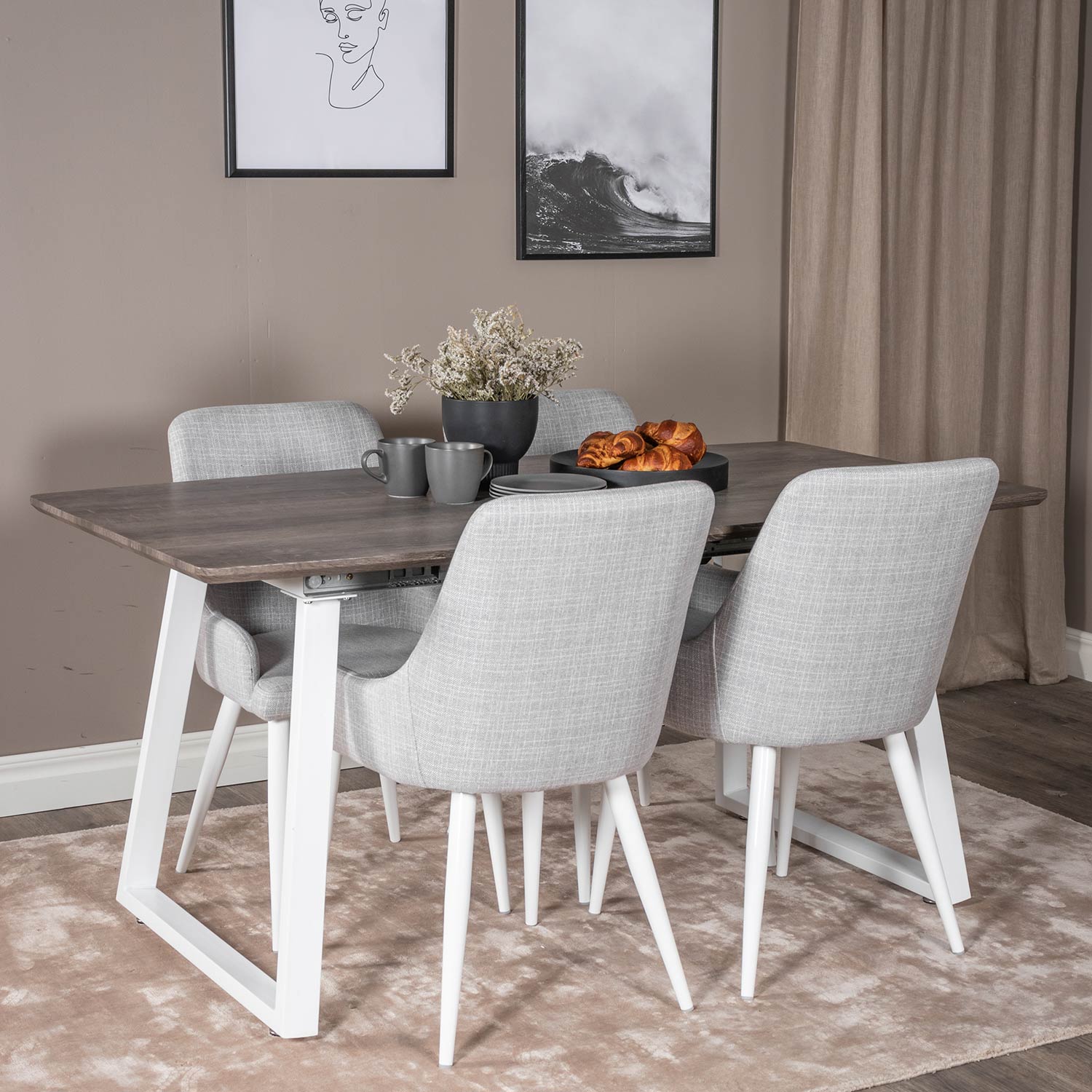 Spisegruppe Venture Home Ina med 4 Plake Stoler