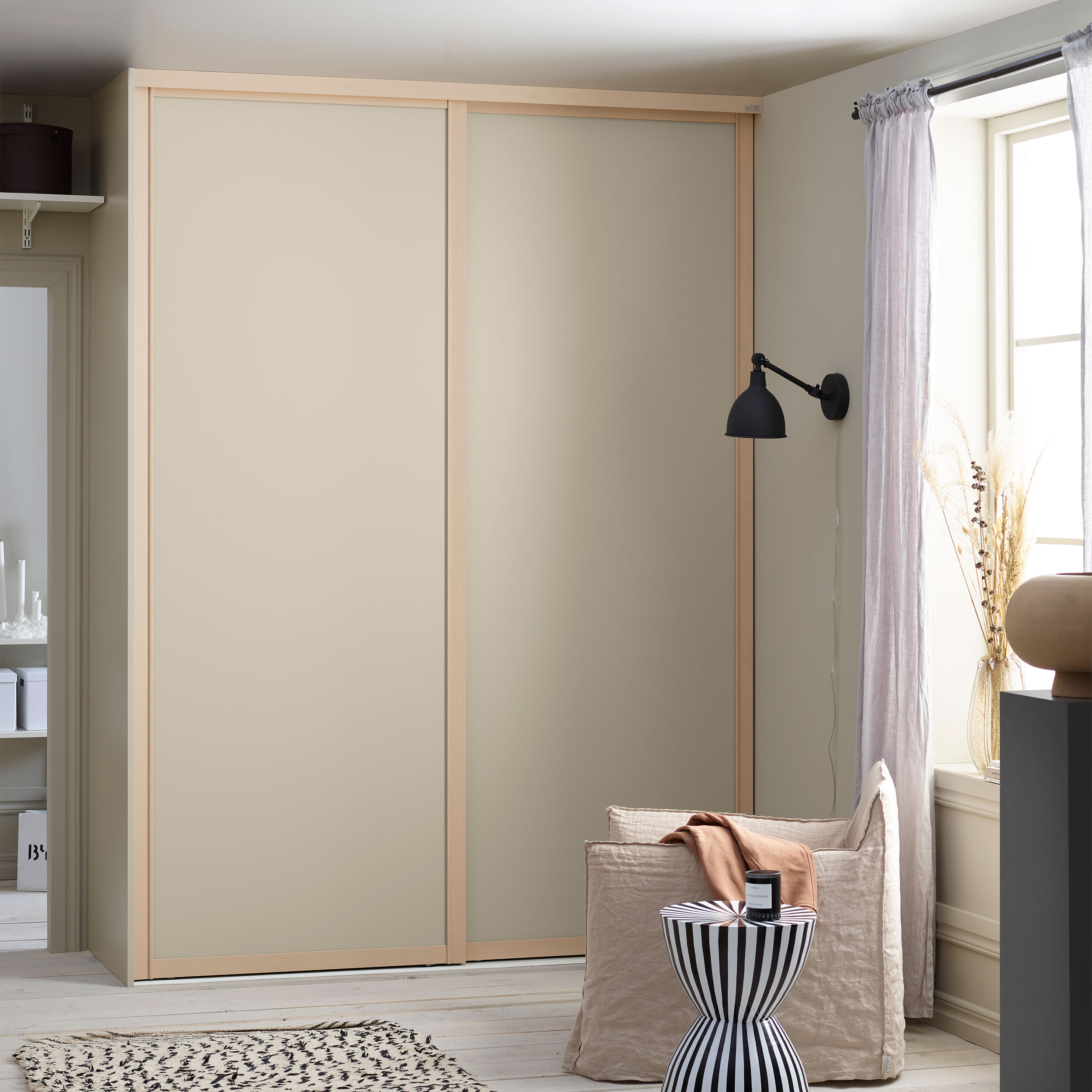 Skjutdörr Elfa Estetic Plain Trämelamin, Profil: Weathered Grey Oak