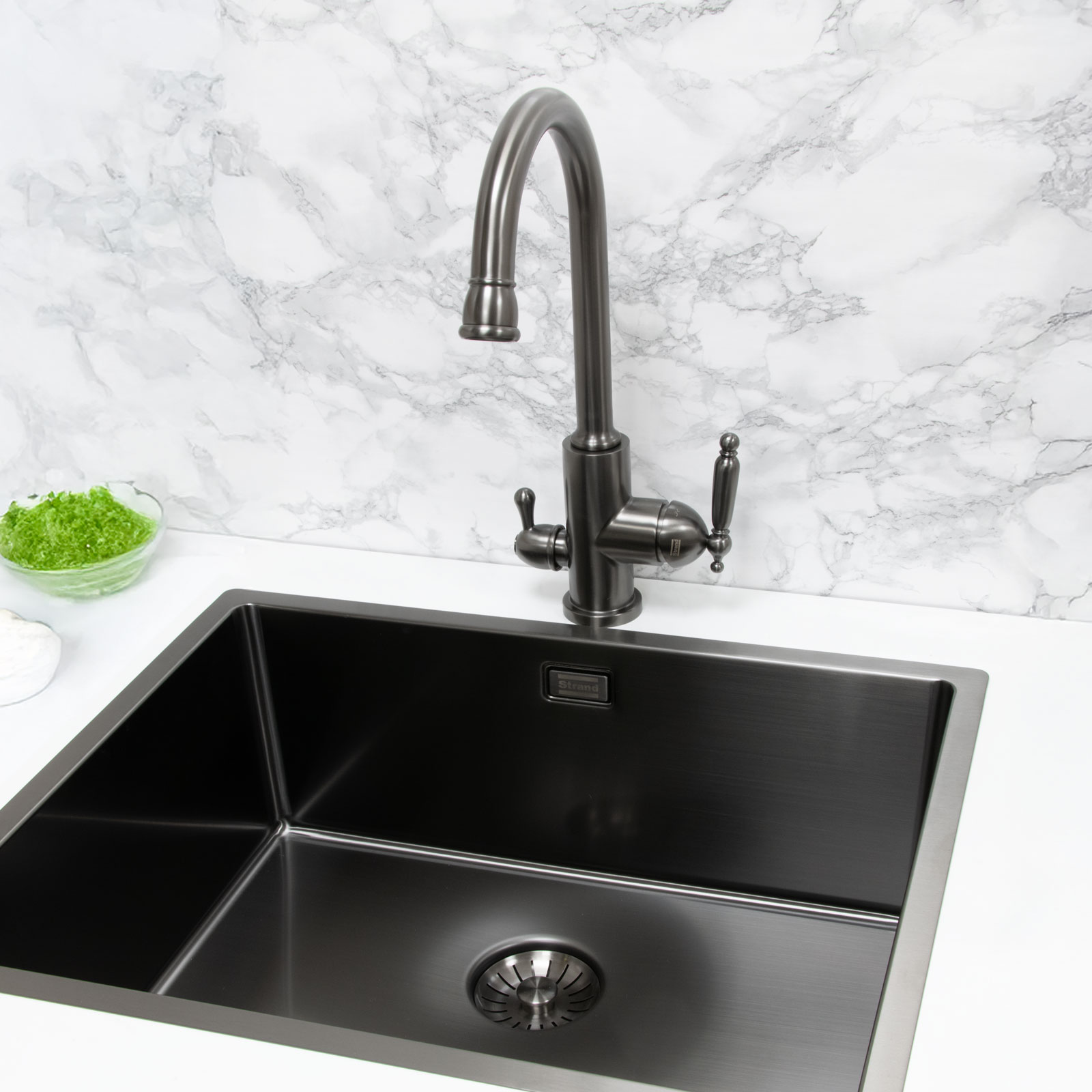 Enkelvask Strand Stainless SOLID med clips PVD Gun Metal