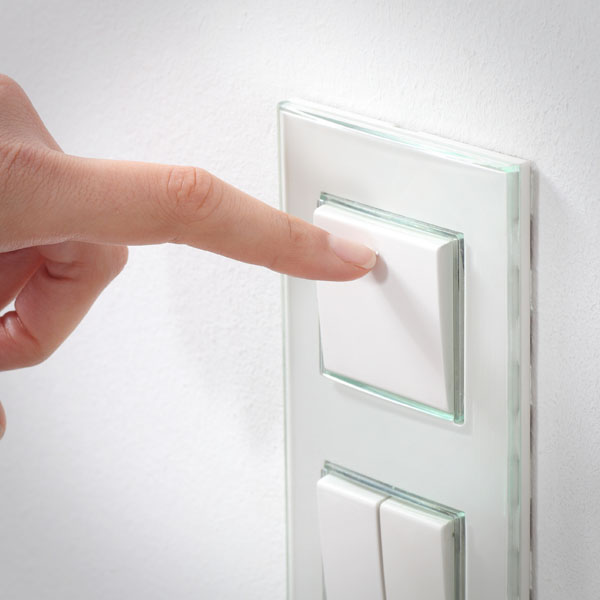 Strømbryter og stikkontakt