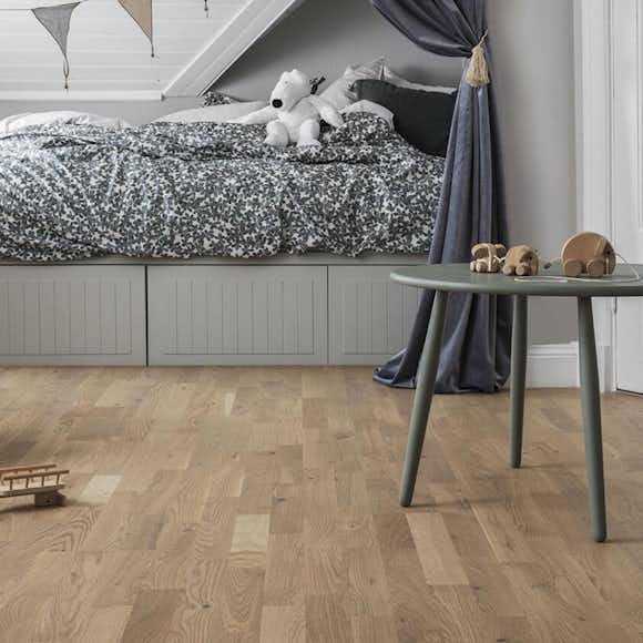 Trägolv Tarkett Shade Oak Soft Beige Tres, 3-Stavs Parkettgolv