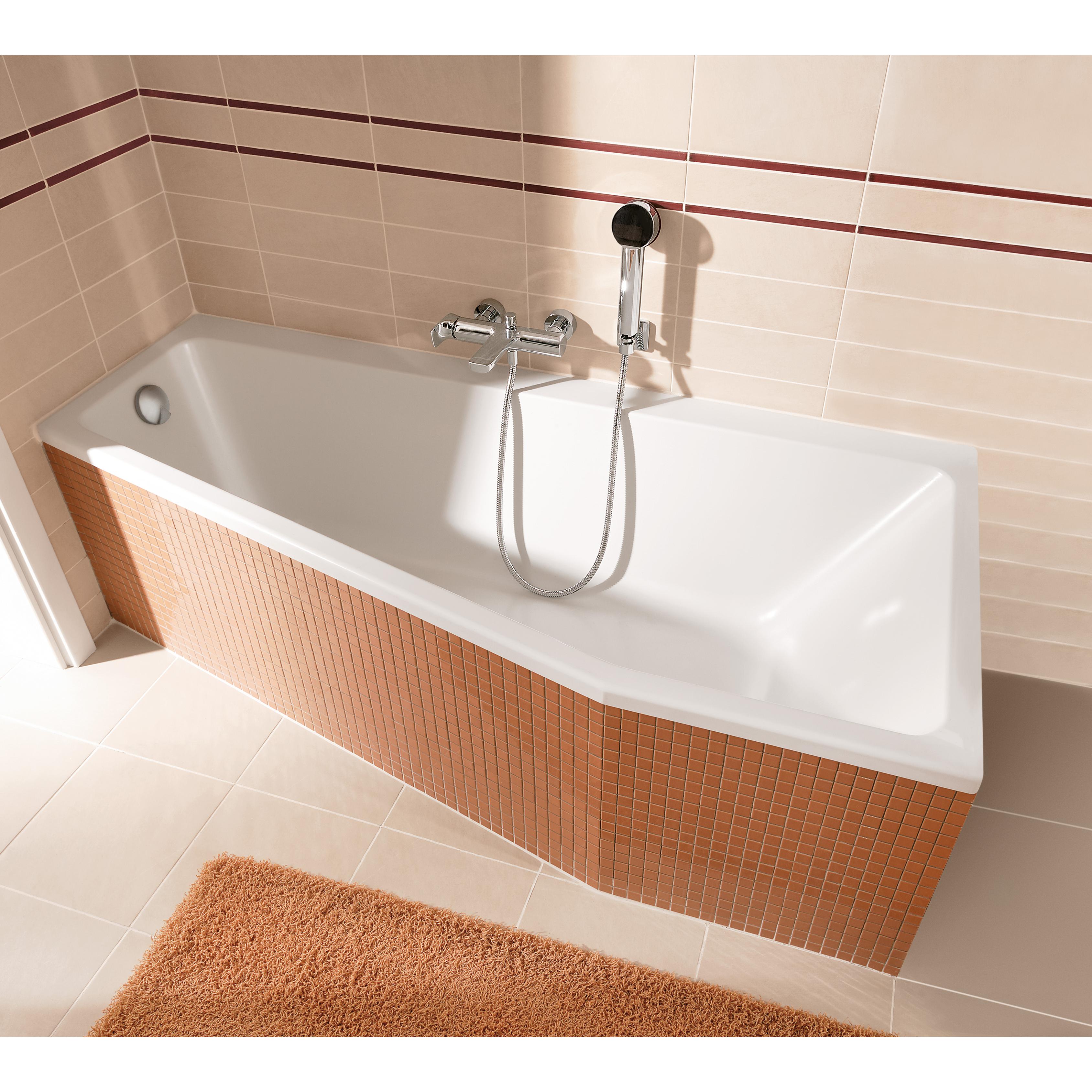 Ассиметричные ванны маленьких размеров